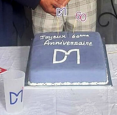 EPM_ile_Maurice_gateau_60ans_DM_1er_gateau_coupe_crop