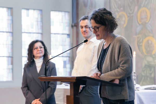 Valérie Maeder prend la parole aux côtés de Kenzo Vallatet de sa Maman