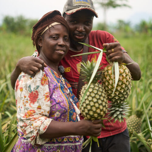 Pauline et Thierry, producteur.trice ananas